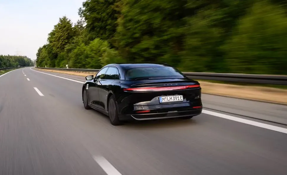 Miko Marczyk no Audi A6 e-tron elétrico e 1338 km com uma única carga! - lucid rekord 3