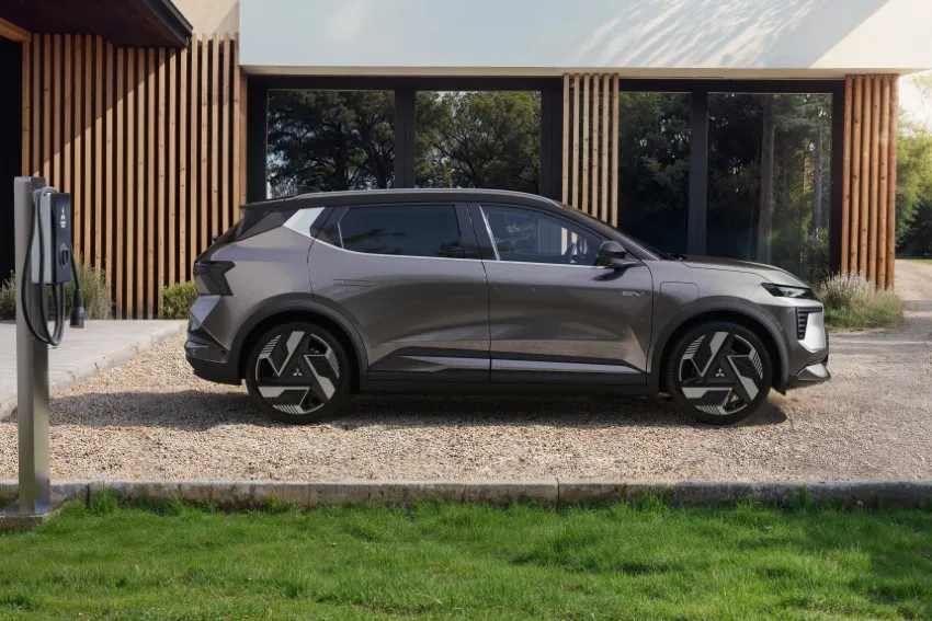 Mitsubishi Eclipse Cross: new battery options deliver up to 650 km range