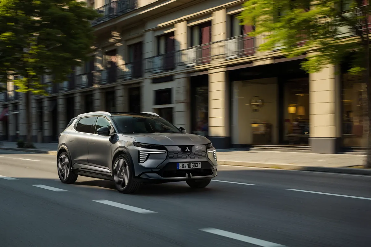 Image 2: Mitsubishi eclipse cross