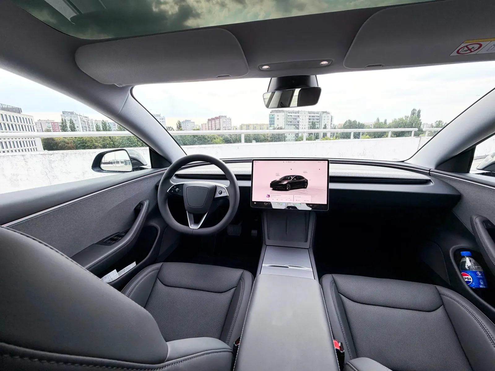 Model 3 RWD za 174 990 tys. zł. Czy najtańsza Tesla to dziś najlepszy elektryk za te pieniądze? - Tesla 3RWD 15
