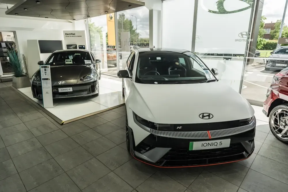 Crewe,,Cheshire,,England,,8 giugno 2024.,Un,Hyundai,Ioniq,bianco