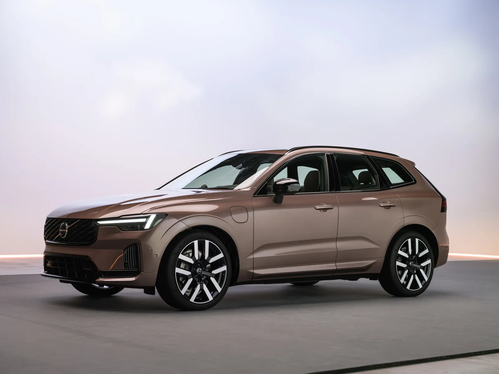 New-Volvo-XC60-front-3/4