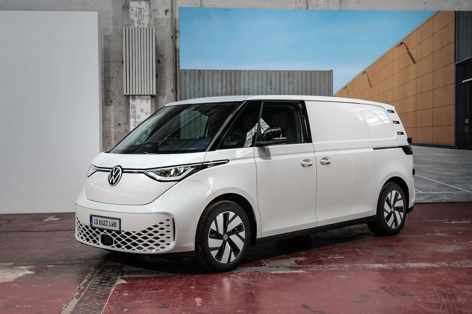 O novo VW ID Buzz Cargo LWB tem maior capacidade e maior força de reboque