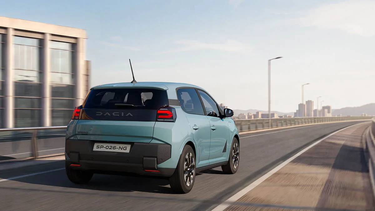 Voorzijde Nieuwe Dacia Spring met 250 kilometer actieradius
