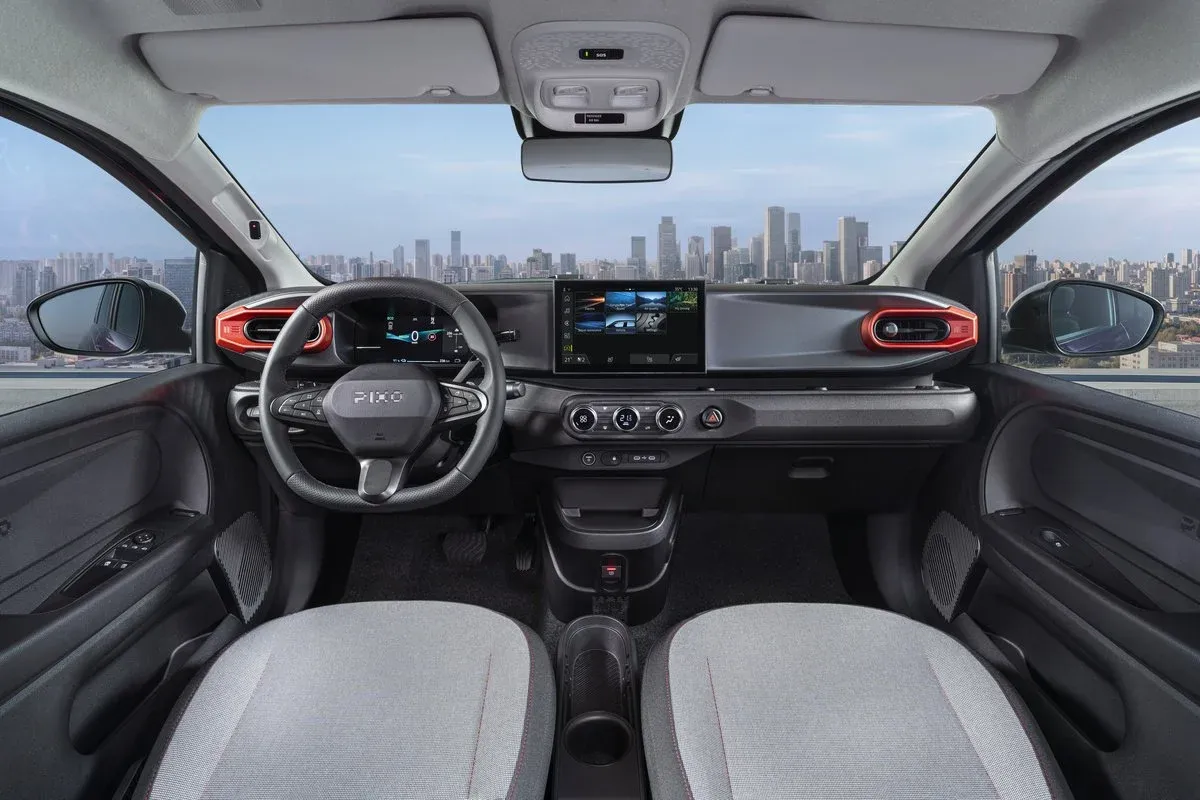 Imagem 2: Nissan Pixo