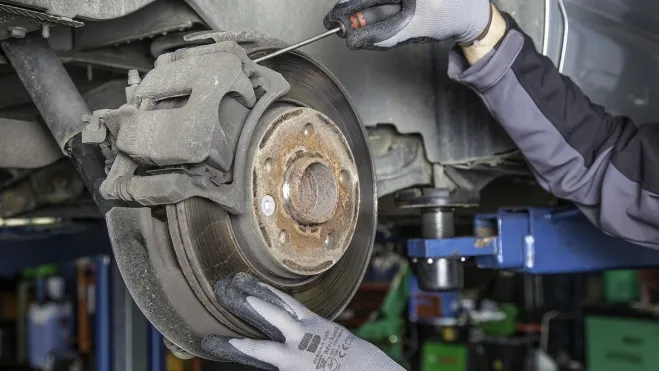 faltan mecanicos talleres espanoles coches especializados 3