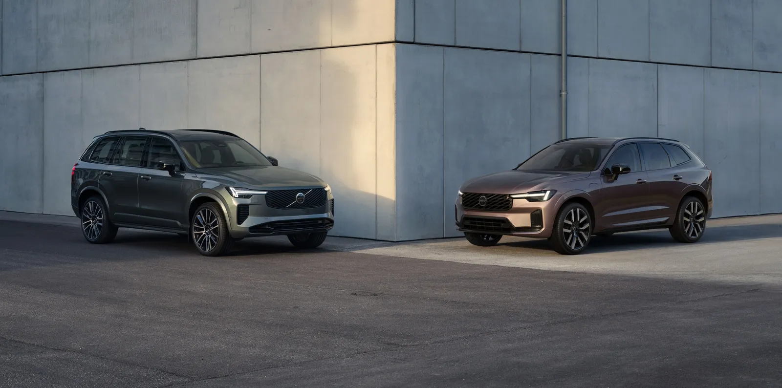 Nowe Volvo XC60 PHEV i XC90 PHEV z bateriami o pojemności 41,2 (37,9) kWh. 171-137 km bez zużywania benzyny