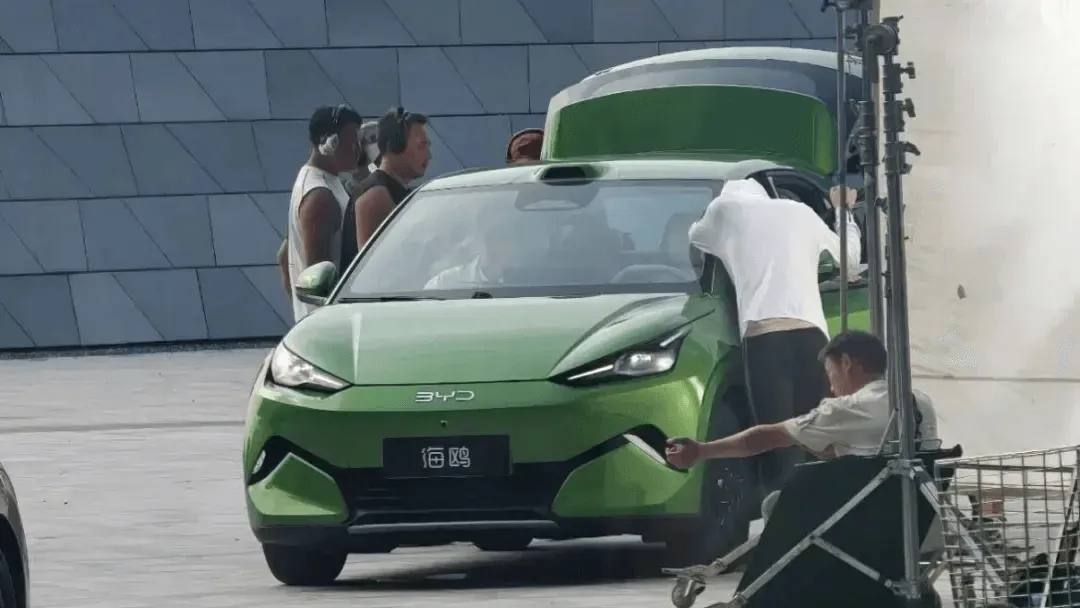 O novo BYD Seagull pode ser carregado em 9 minutos. Por enquanto, um modelo em escala revelou isso.
