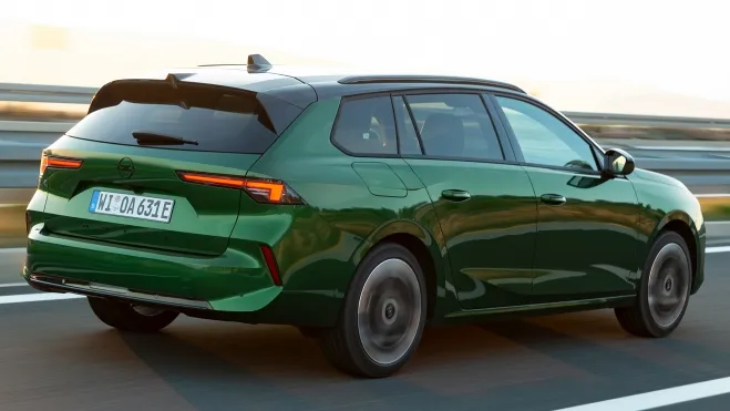 opel astra sports tourer electrico 1