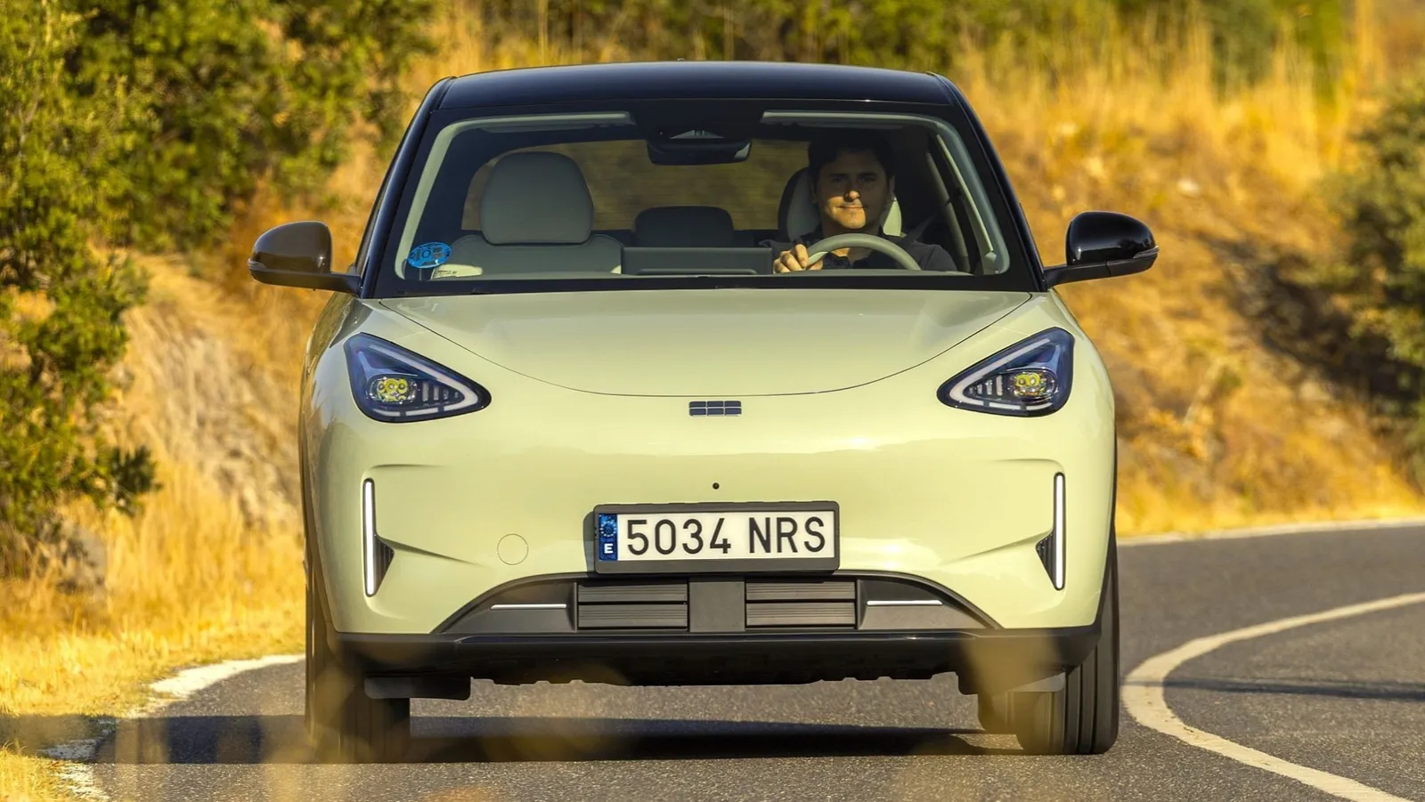 Pericolo per il BYD Dolphin Surf? A partire da 13.090 € e con una autonomia di 497 km: proviamo il suo principale rivale, il Geely E2
