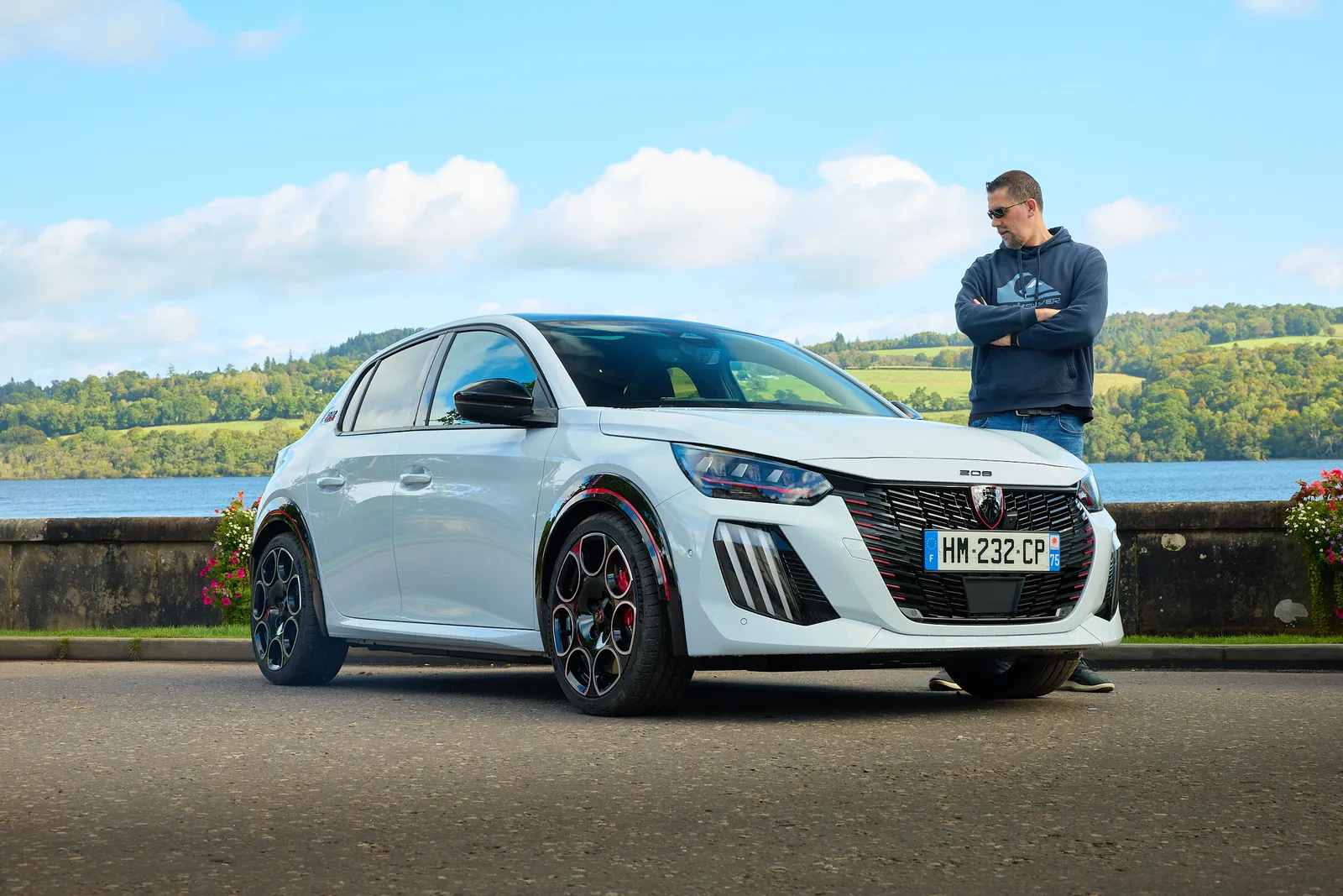 Resenha do Peugeot E-208 GTi: Talento bruto