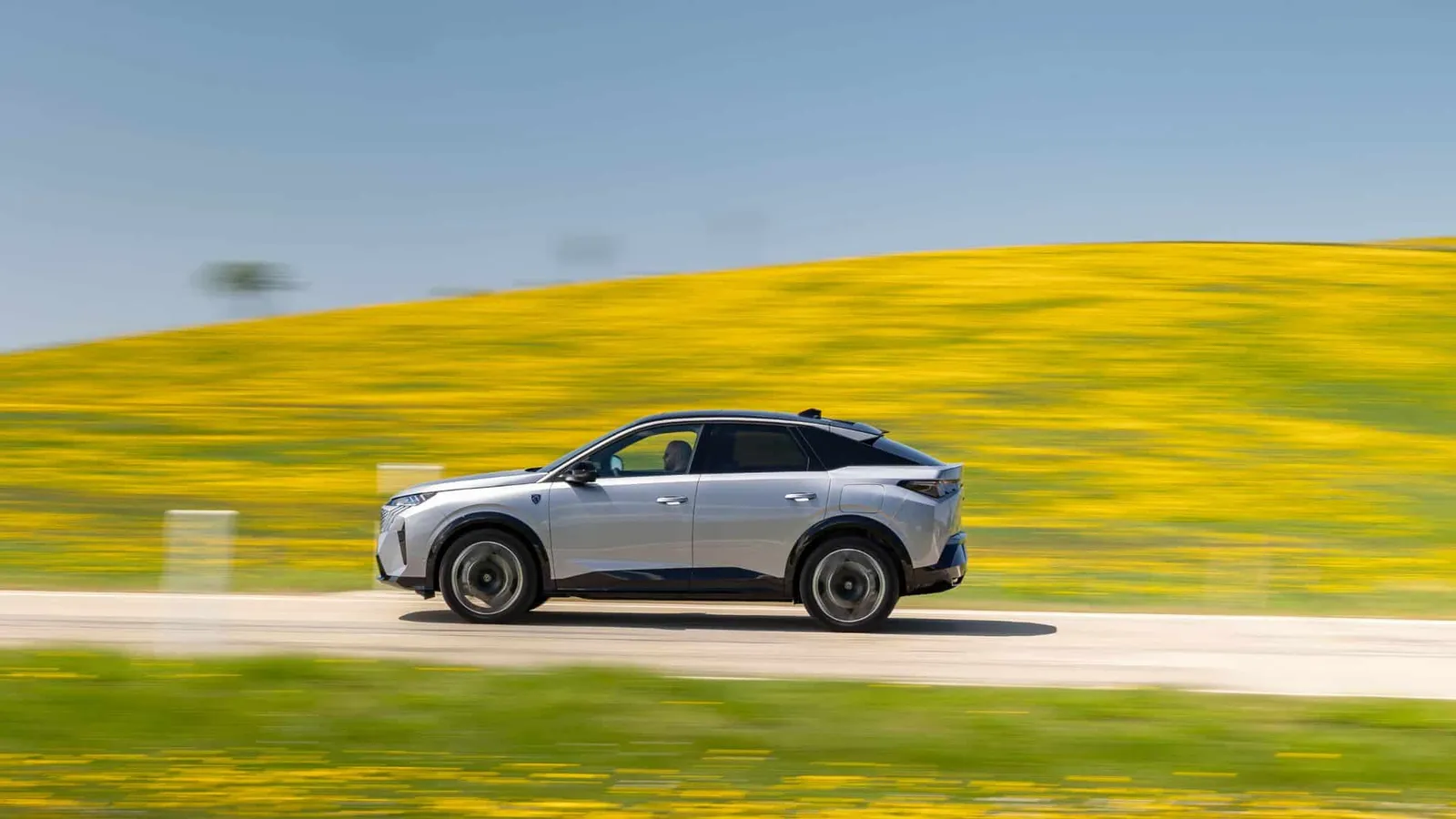 Peugeot e-3008 : 5 bonnes raisons d’essayer le SUV électrique aux 701 km d’autonomie