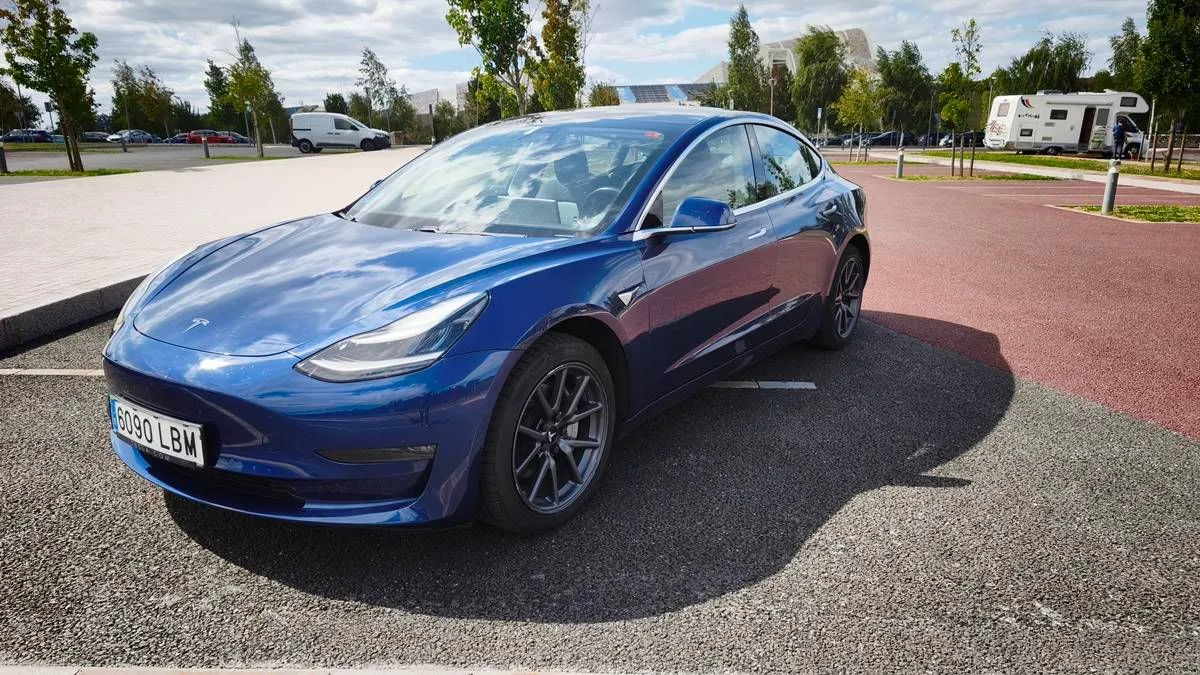 Estou testando meu Tesla Model 3 de 2019, com 138.000 km rodados: assim está sua bateria após quase 7 anos