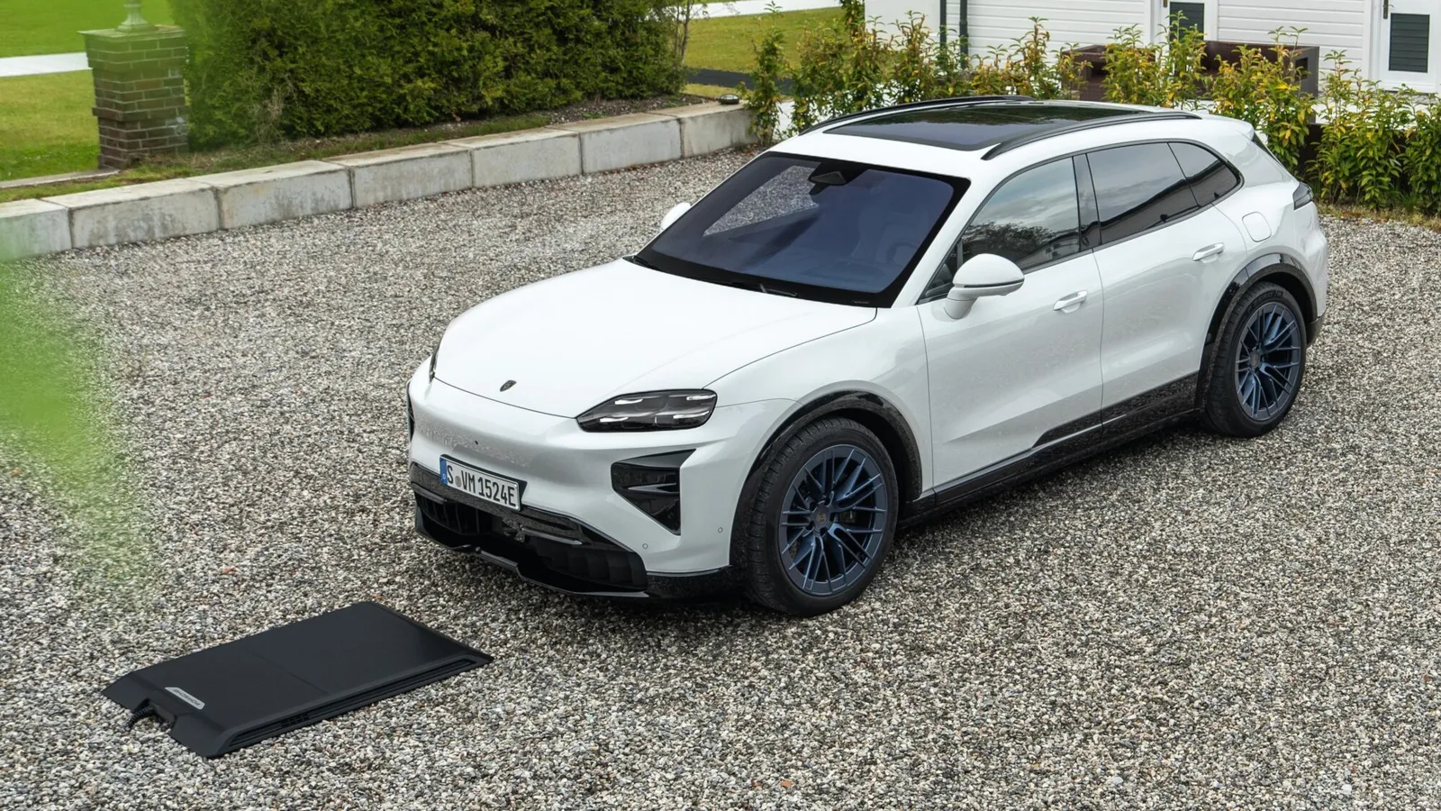 Porsche Cayenne Electric Wireless Charging