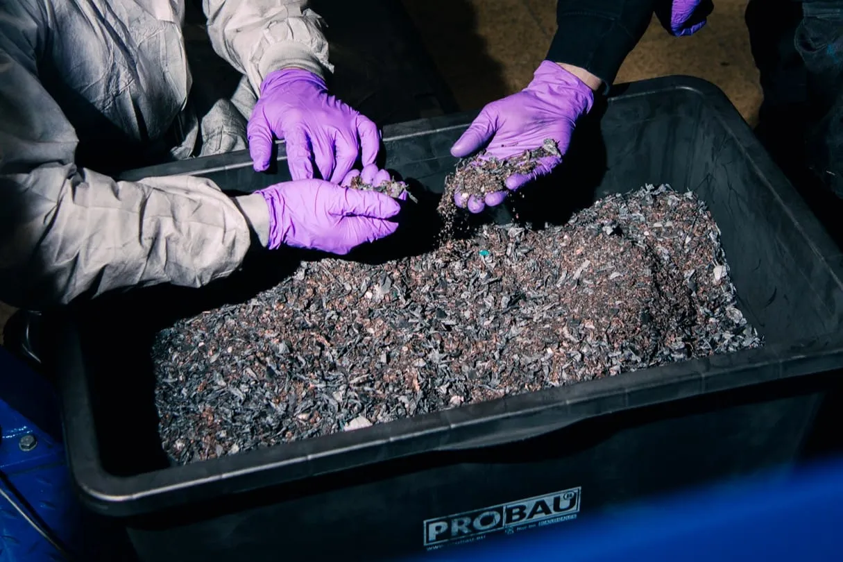 Porsche stellt kathodische Aktivmaterialien aus recycelten Rohstoffen her.