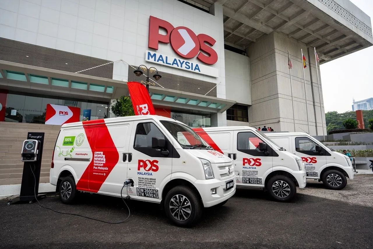 A Pos Malaysia passa a utilizar veículos elétricos para um terço de suas entregas de encomendas