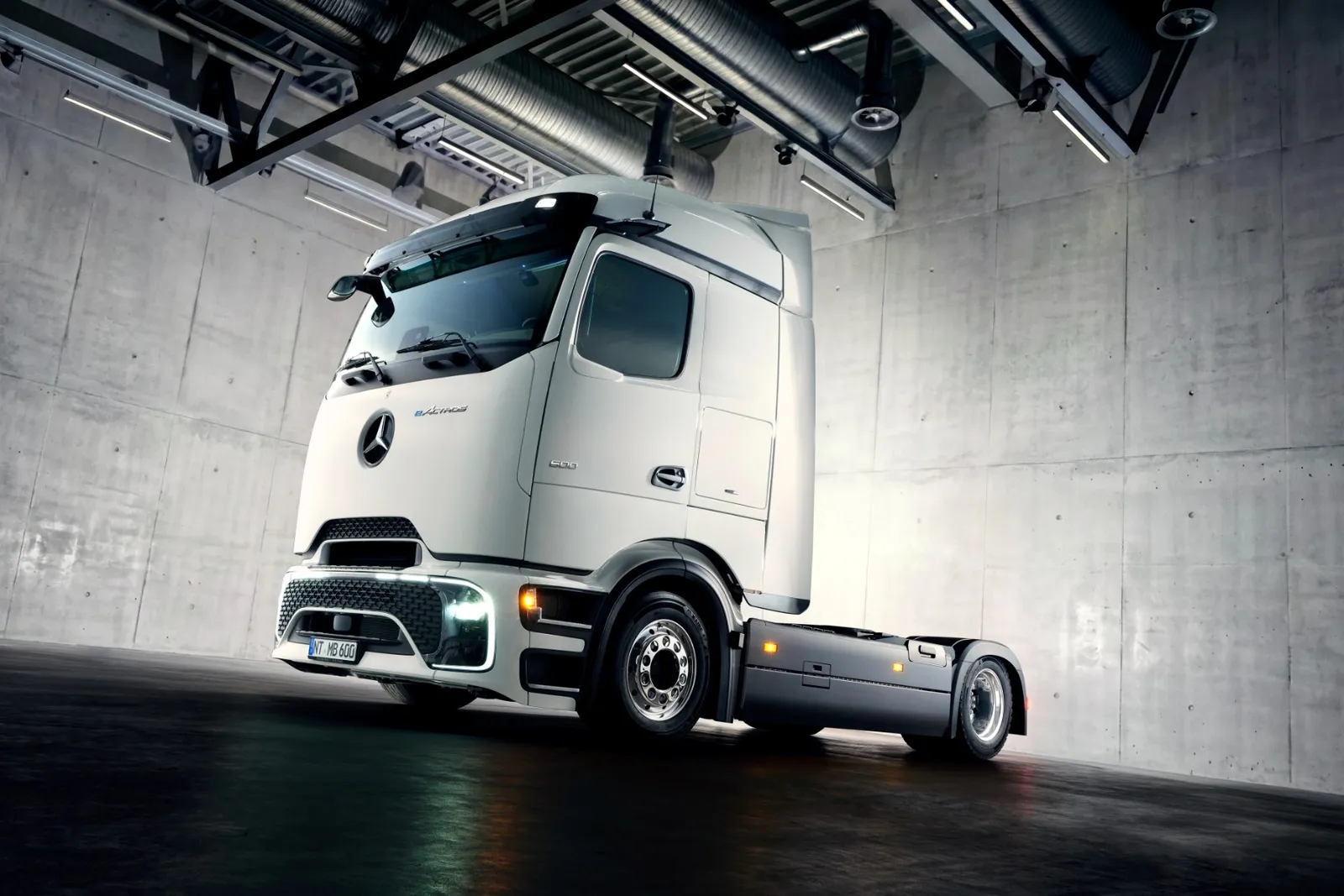 Camion Daimler Mercedes Benz eActros lowliner