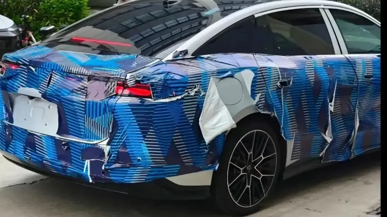Primeiras imagens do novo BYD Han, o modelo que introduziu as famosas baterias Blade é completamente renovado