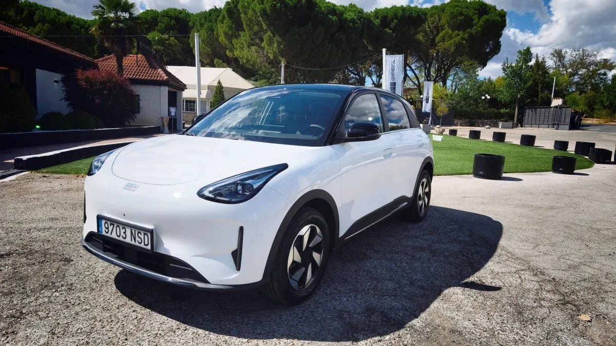 Test del Geely E2: un compatto elettrico cinese che ha quasi tutto per avere successo