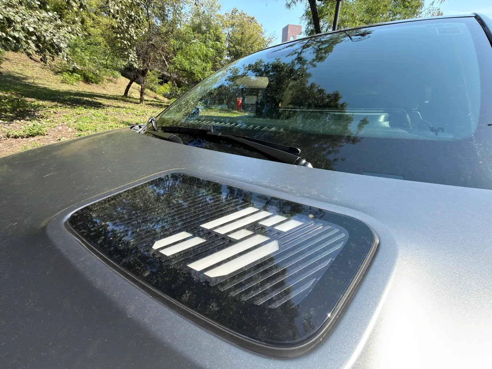 Renault napisało przepis na miłość do tenisa? 5 E-tech Roland Garros na „piątkę”