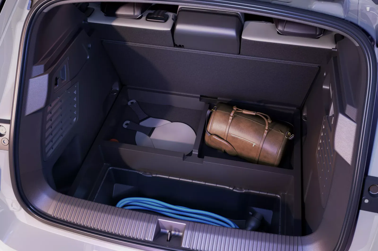 Renault Scenic aggiornato. Autonomia fino a 640 chilometri, caricamento più veloce e nuova batteria più economica - Renault Scenic dopo i cambiamenti 4