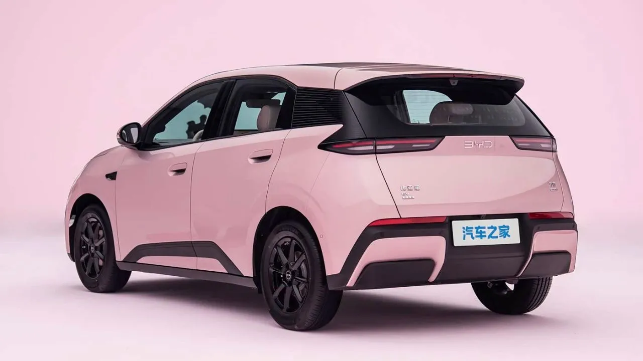 É apresentado o novo BYD Seagull, que agora é maior e possui tração traseira para competir com o Geely E2
