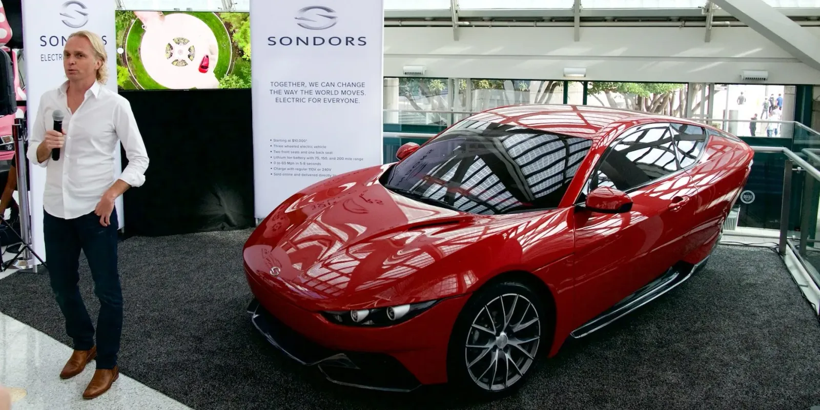 Покинутий трьохколісний електромобіль SONDORS щойно з’явився на продаж на eBay