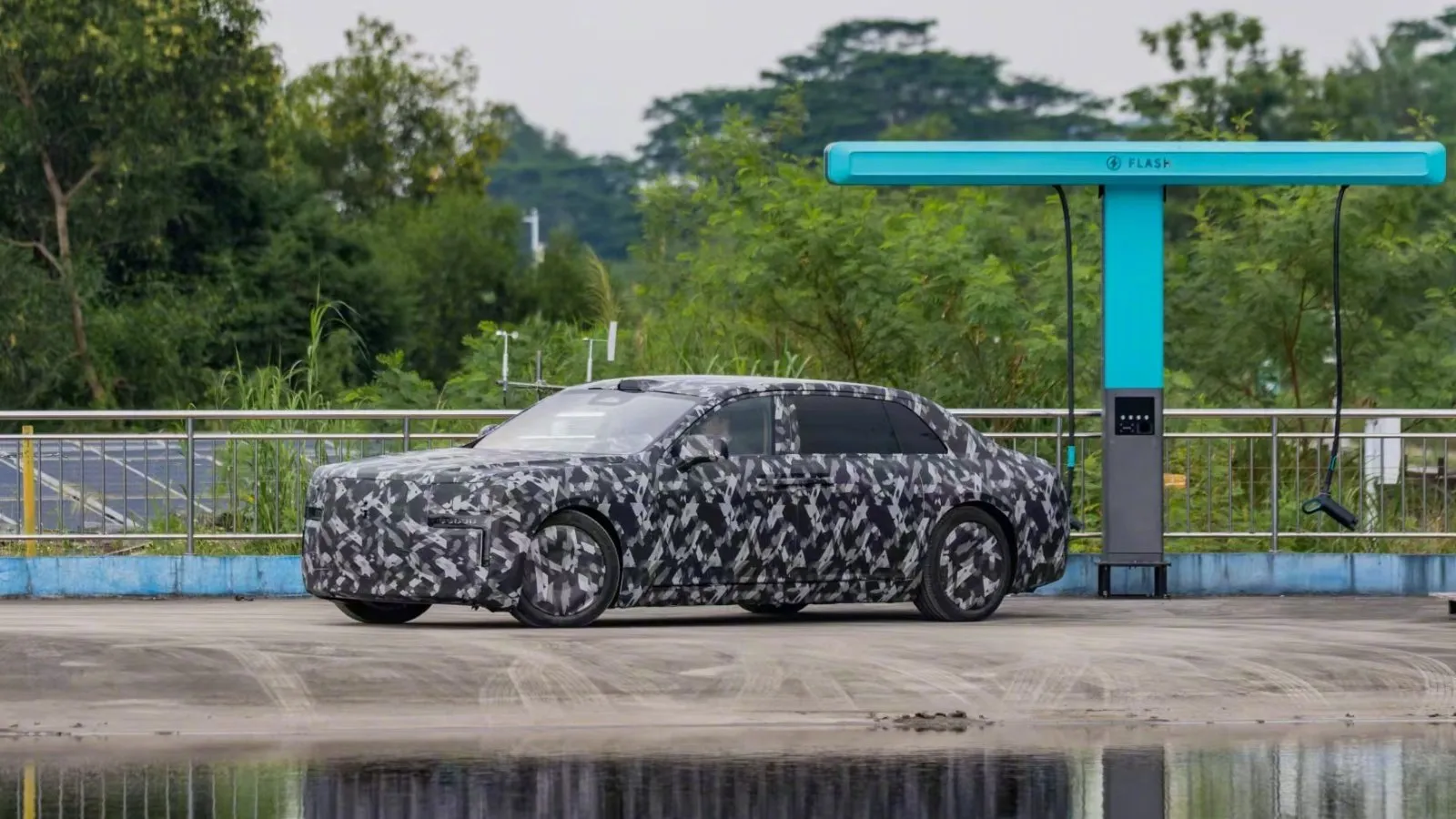 Fotos vazadas revelam o novo sedã executivo BYD Yangwang, enquanto a marca busca se posicionar ainda mais no mercado premium