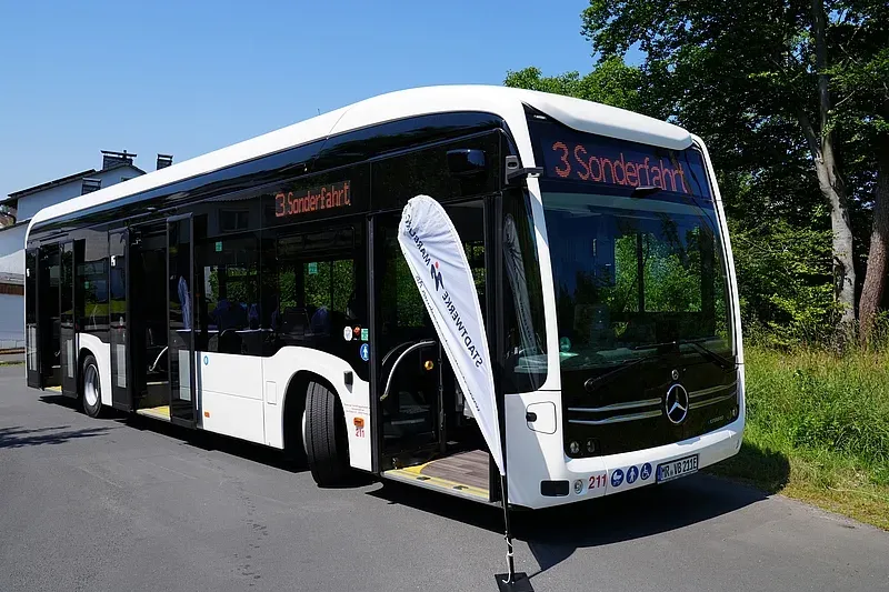 Зображення 1: електробус Mercedes Benz eCitaro у Марбурзі, 2024 рік