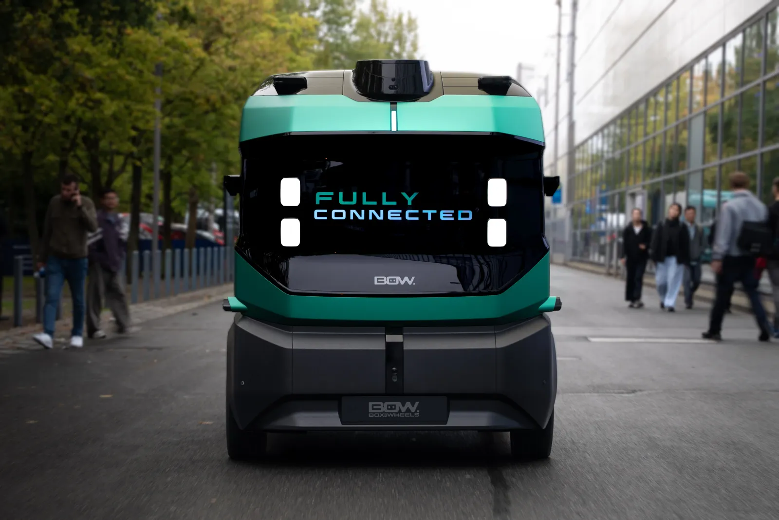 Stellantis muestra el futuro de la logística. El BOW eléctrico transportará paquetes sin conductor