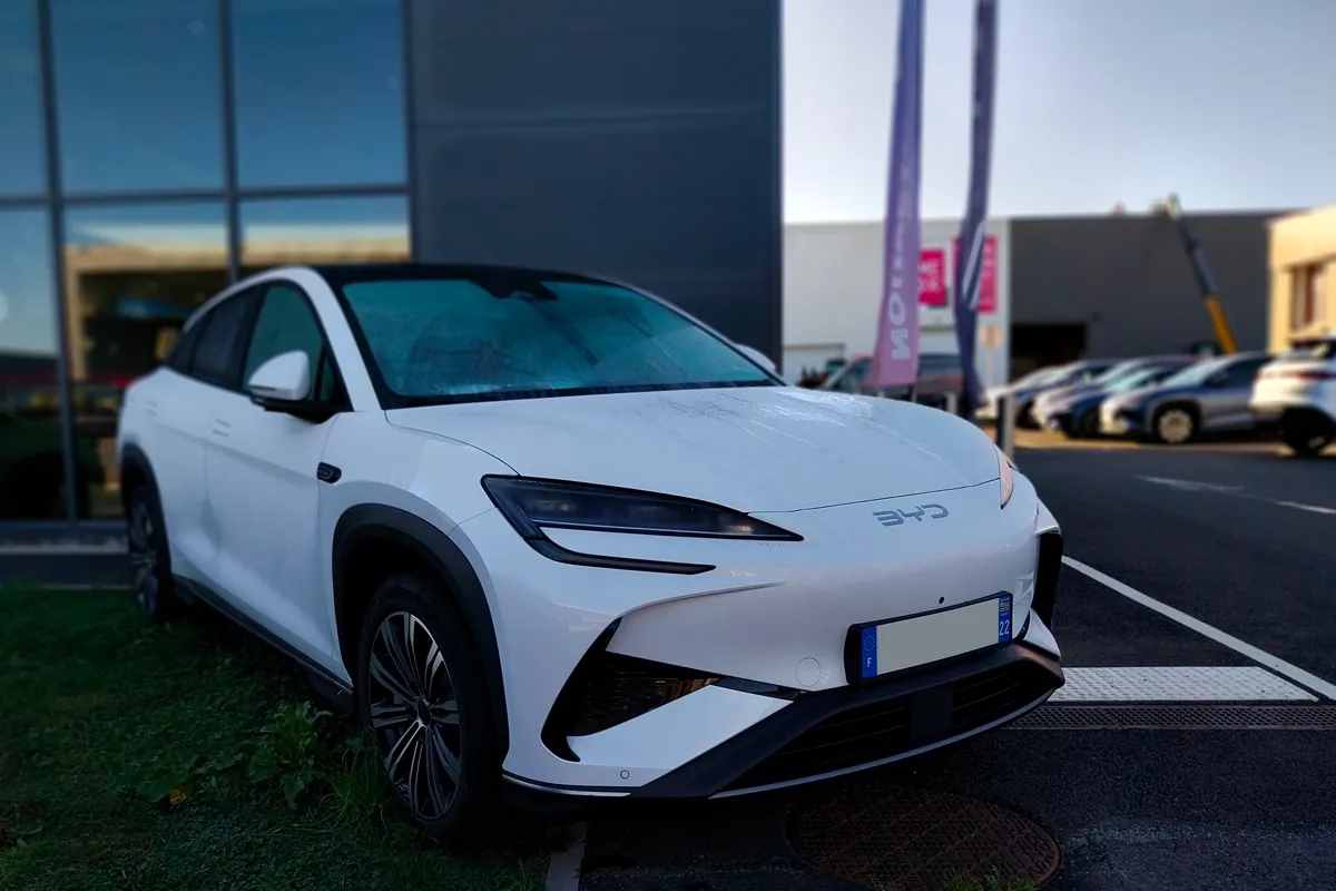 Testemunho – Muito decepcionada com um veículo europeu, Delphine se reconciliou com o carro elétrico graças a um modelo chinês