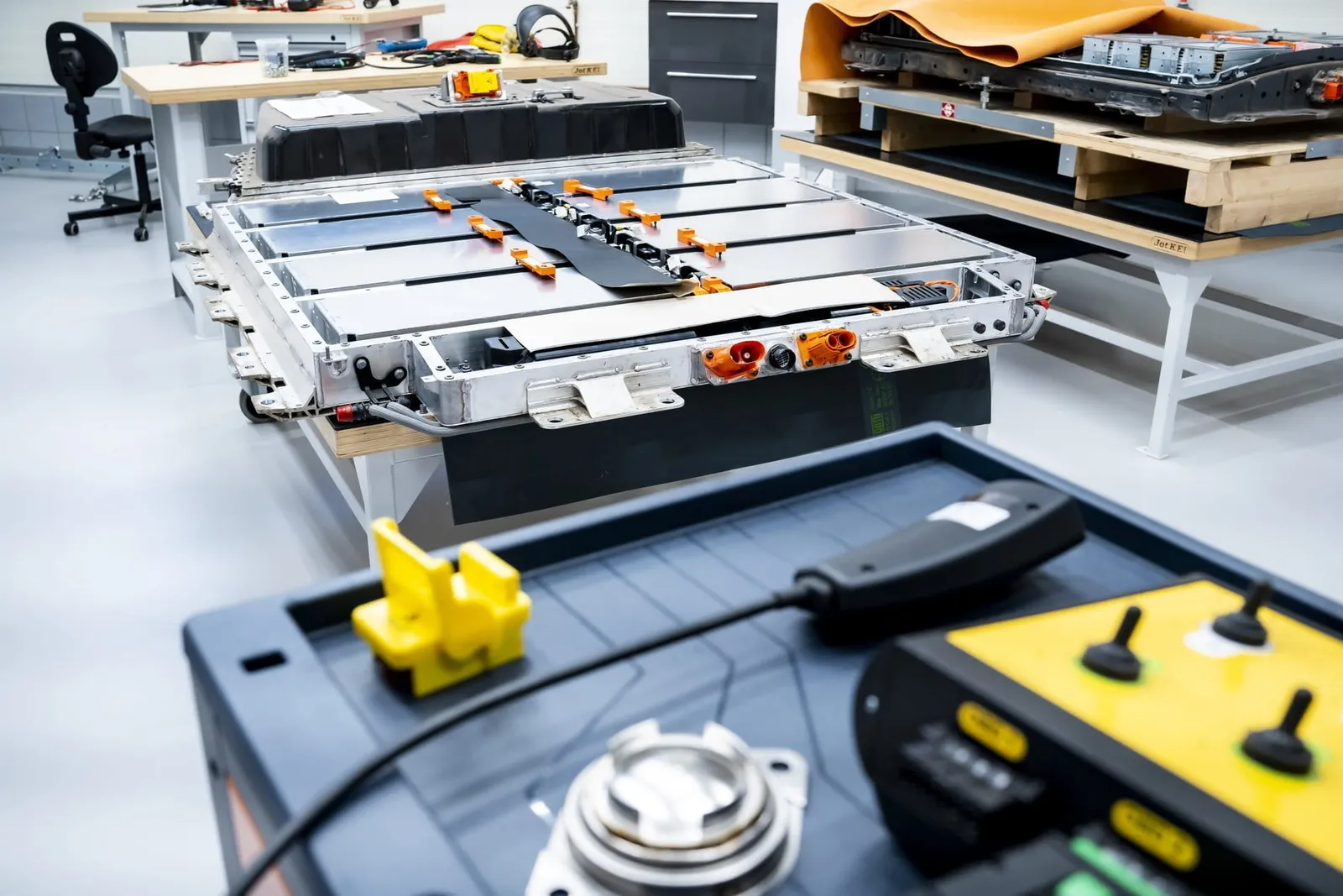 Batterie più economiche per le EV sempre più vicine. LG Energy Solution risolverà il problema LMR? - Servizio batterie 24