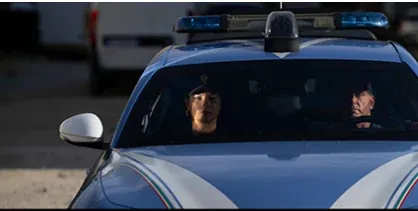 Tesla contromano in autostrada