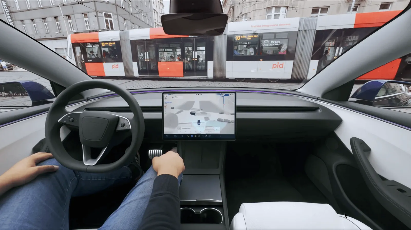 Tesla FSD Supervised отримала схвалення в Чехії. Польща все ще не у списку.