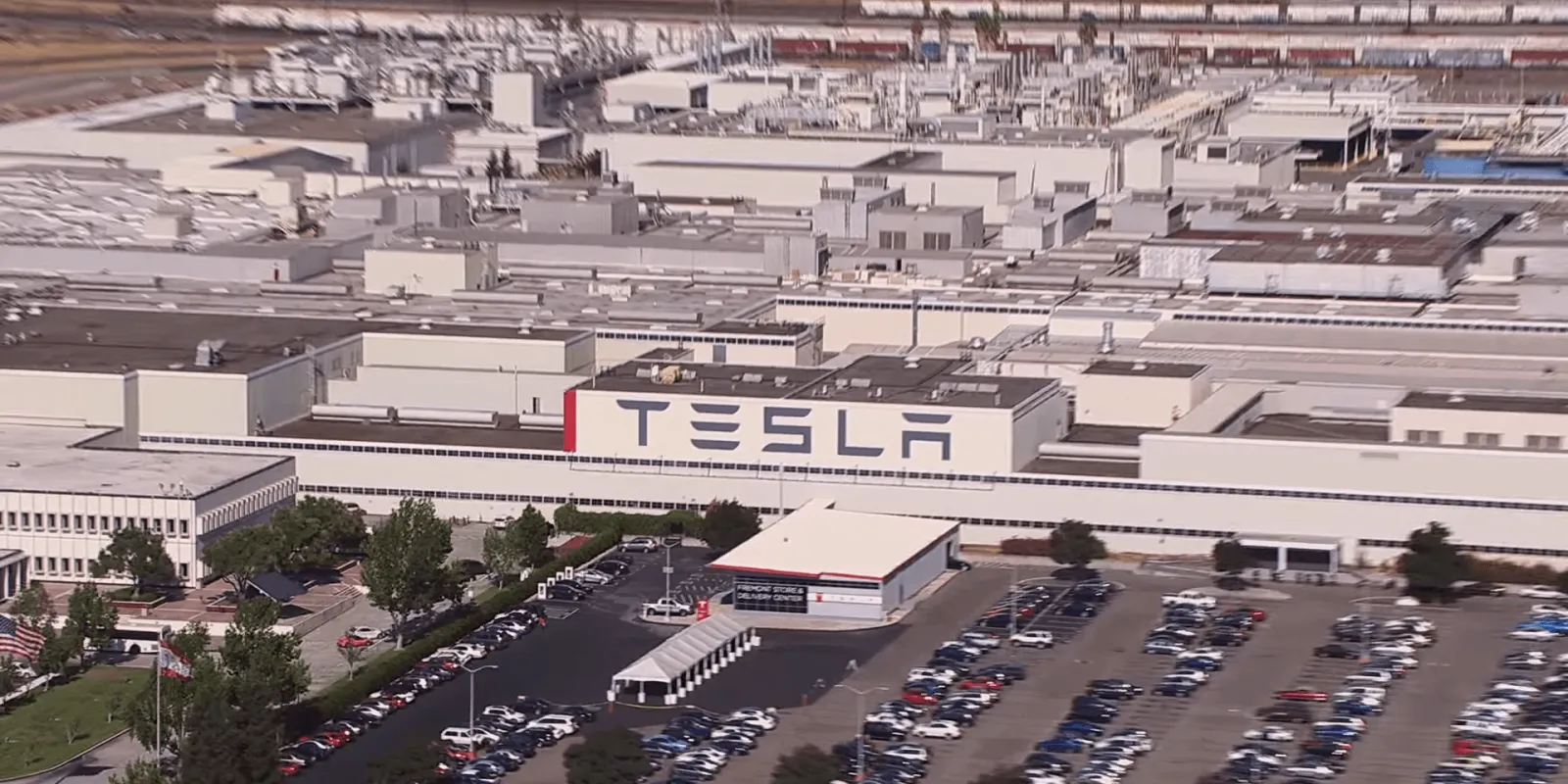 Tesla passe en jugement pour des allégations de racisme à l’encontre d’employés noirs dans sa « plantation »