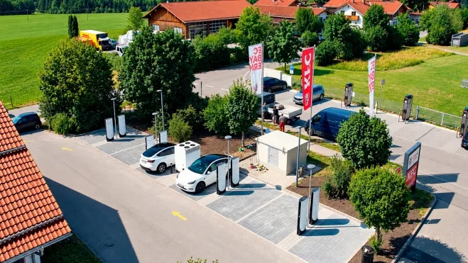 Tesla-Ladegerät