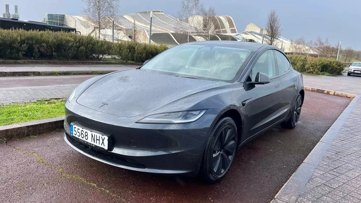 Test mit 120 km/h beim Tesla Model 3 Long Range RWD