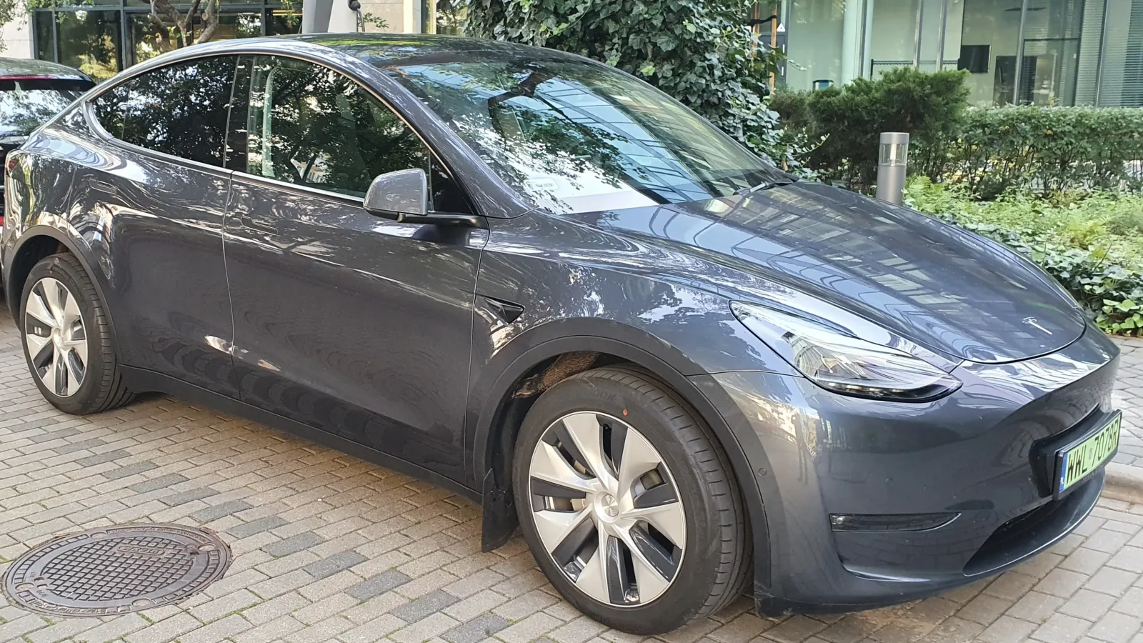 Tesla między wzrostem a spadkiem. Europa pokazuje, jak trudny jest dziś rynek EV - tesla 342