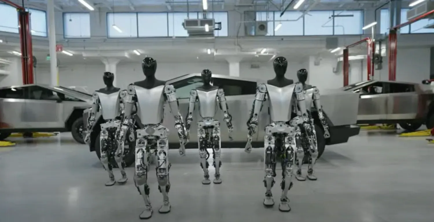 A Tesla aumenta a produção do Optimus para centenas por semana, mas os robôs não conseguem generalizar.