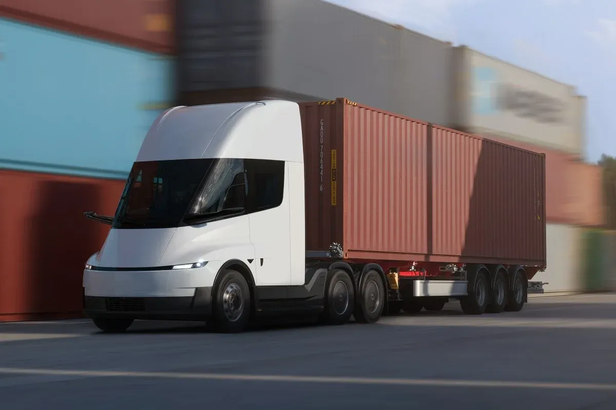Tesla Semi for Europe offers decent range and excellent payload