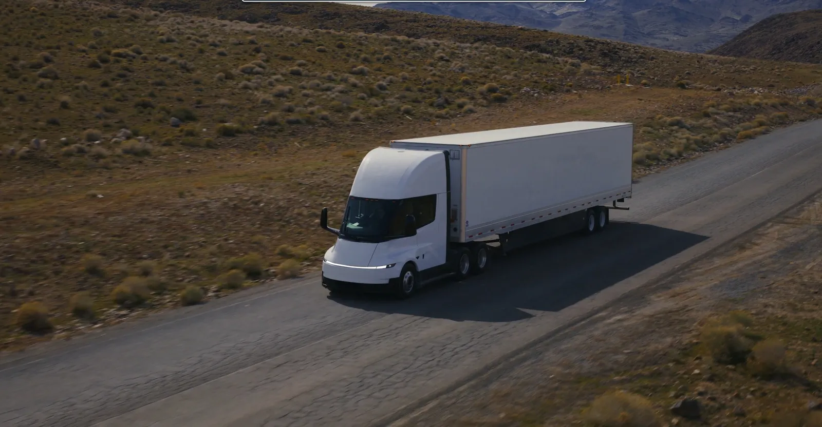 Tesla: O Semi começou a sair das linhas de produção. Os motoristas vão adorá-lo pelo seu desempenho de aceleração e, em breve, pela condução autônoma