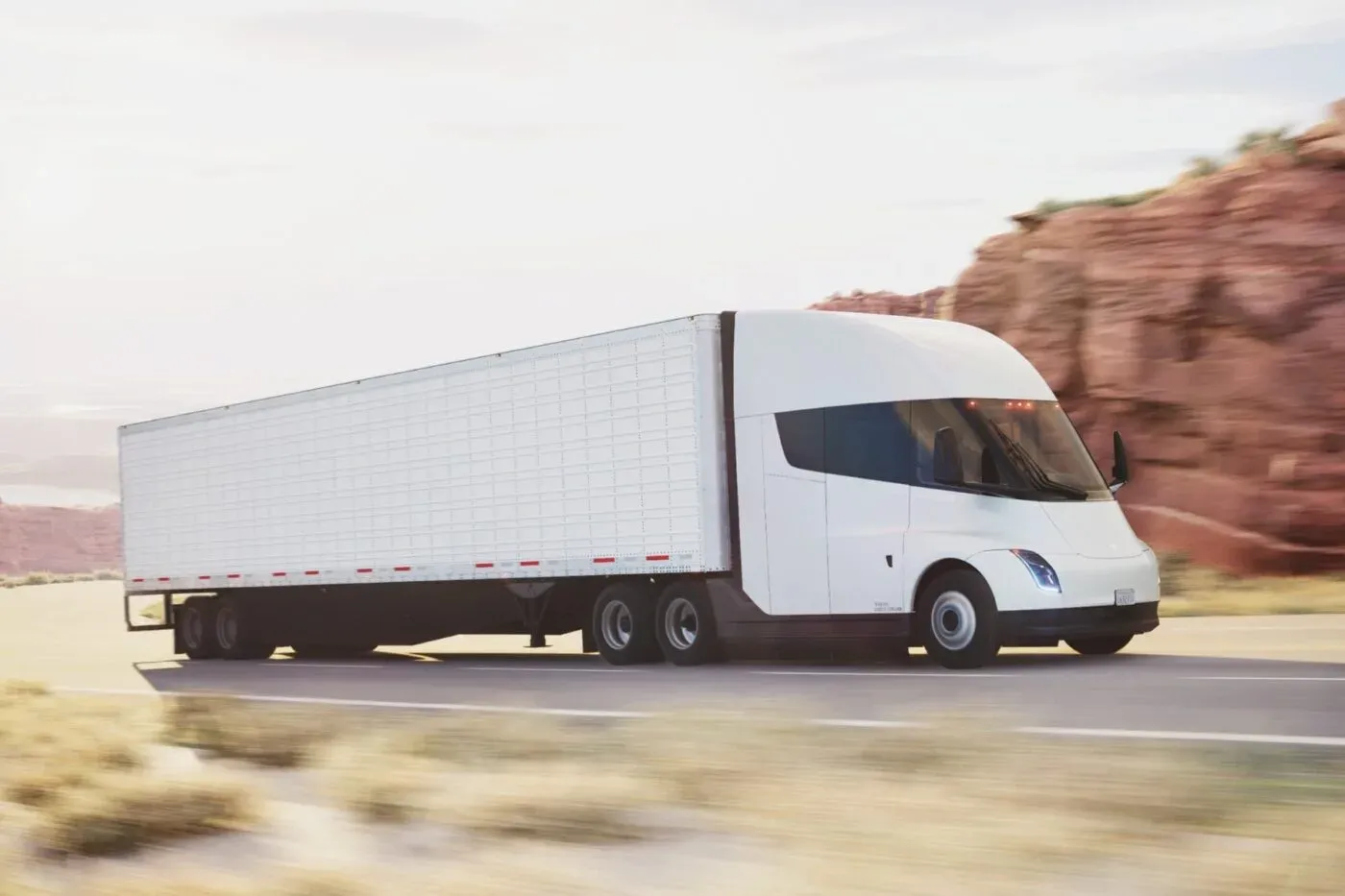 Imagem 1: Tesla Semi e caminhão elétrico min