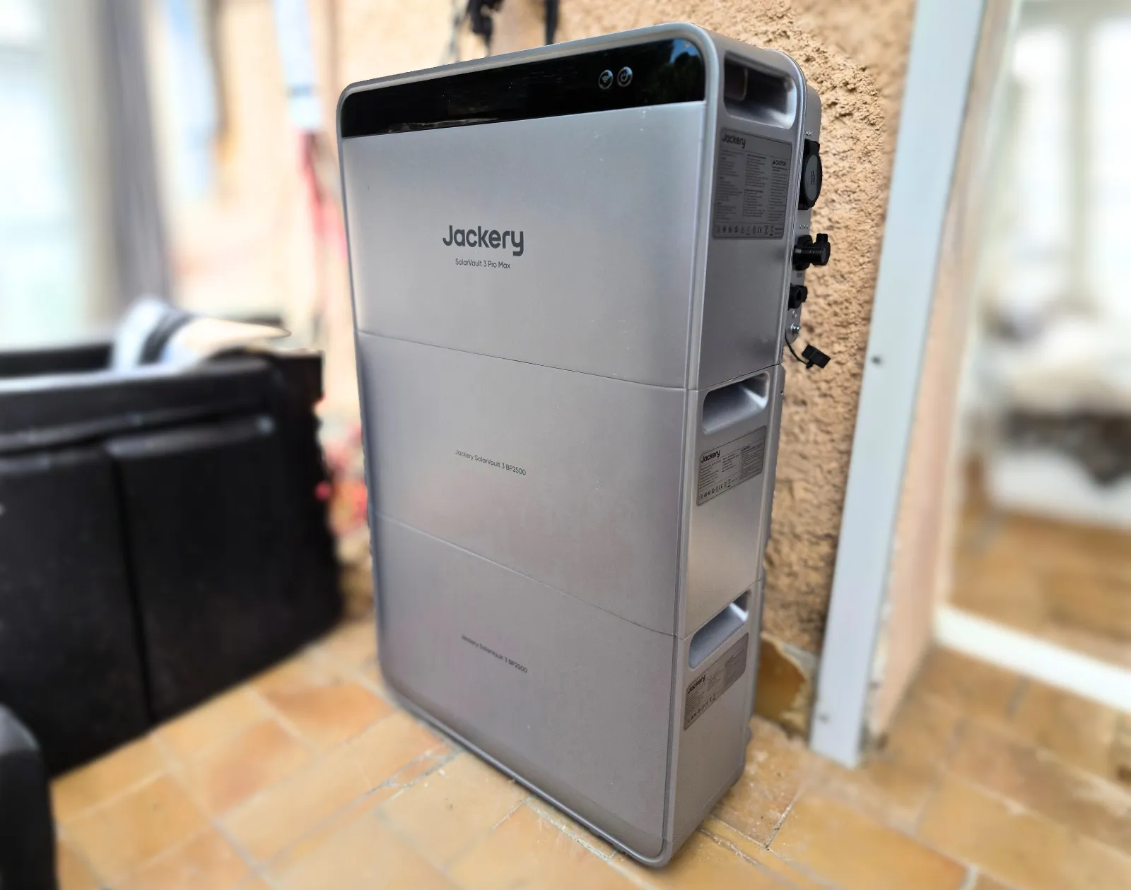 Test Jackery Solar Vault 3 Pro Max : une batterie solaire de balcon ultra modulaire