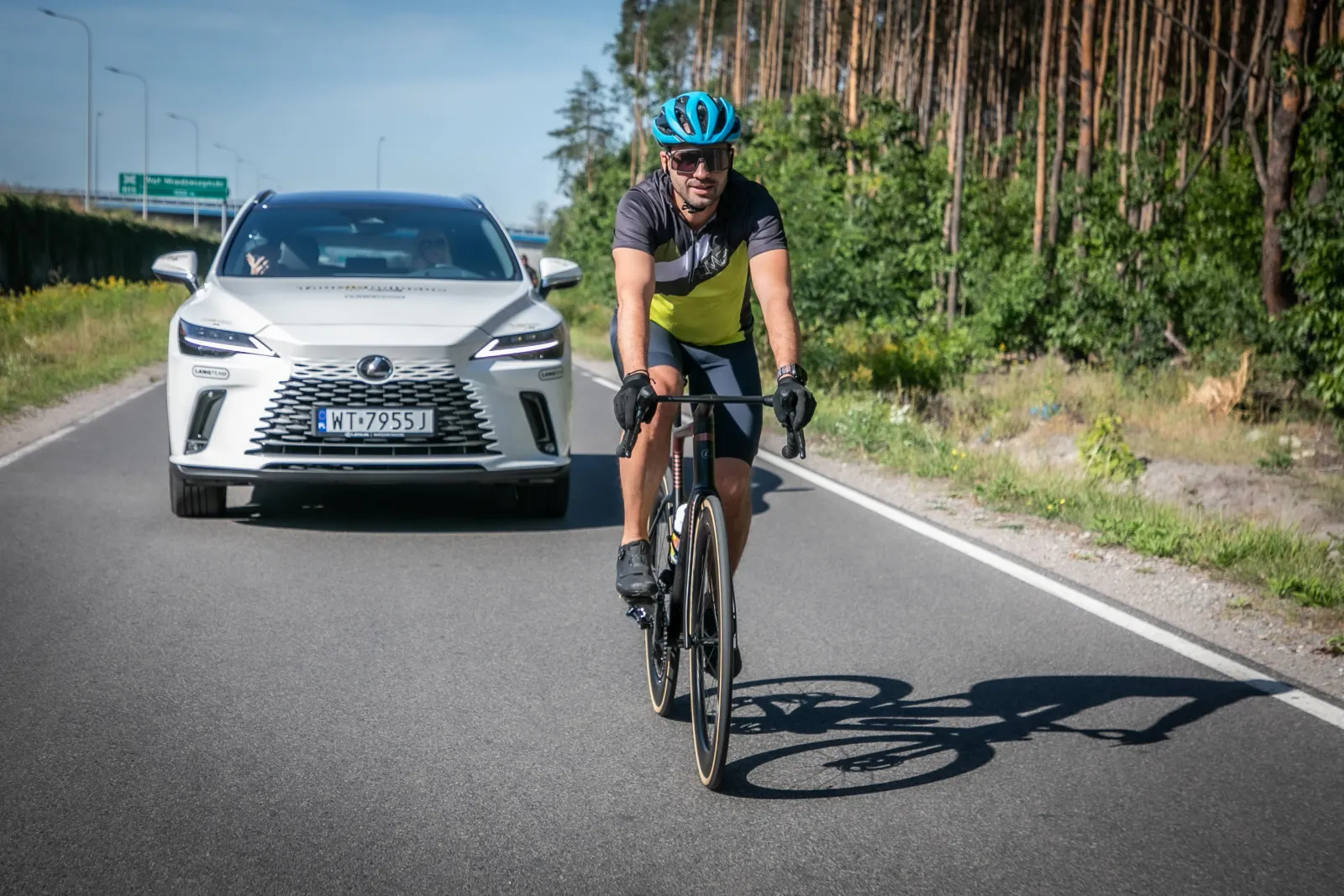 Probé un Lexus excepcional. Puedes tenerlo por 45 mil zlotys: Lexus Ridleya Noah Fast 3.0 8