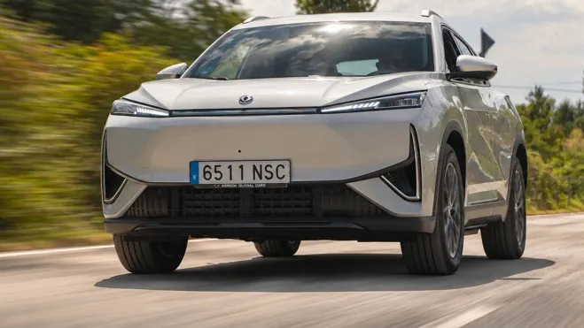 Elektryczny SUV Dongfeng Vigo Mage PHEV hybrydowy z możliwością ładowania 5