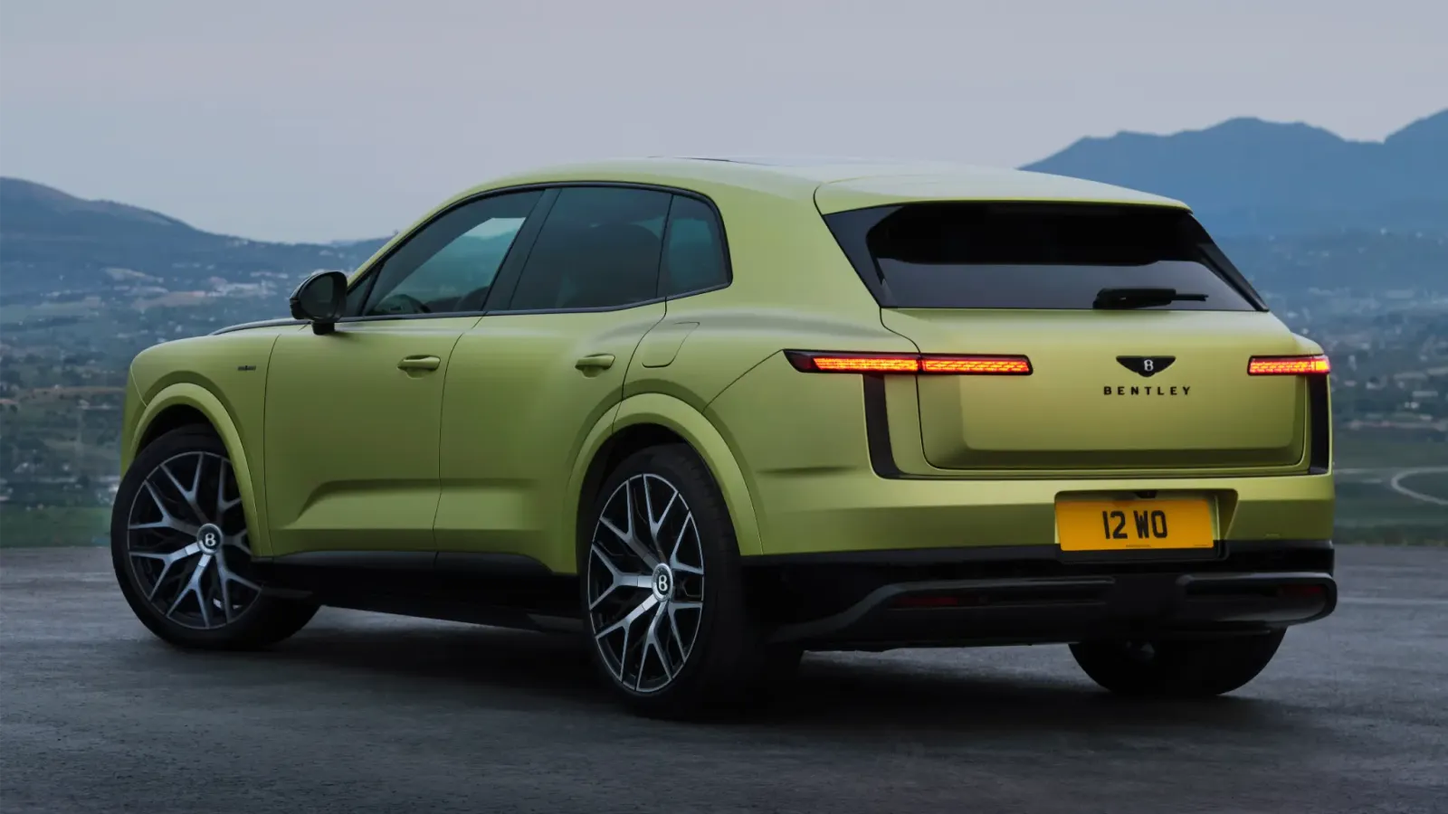 Bentley Torcal 2026 — 3/4 traseira