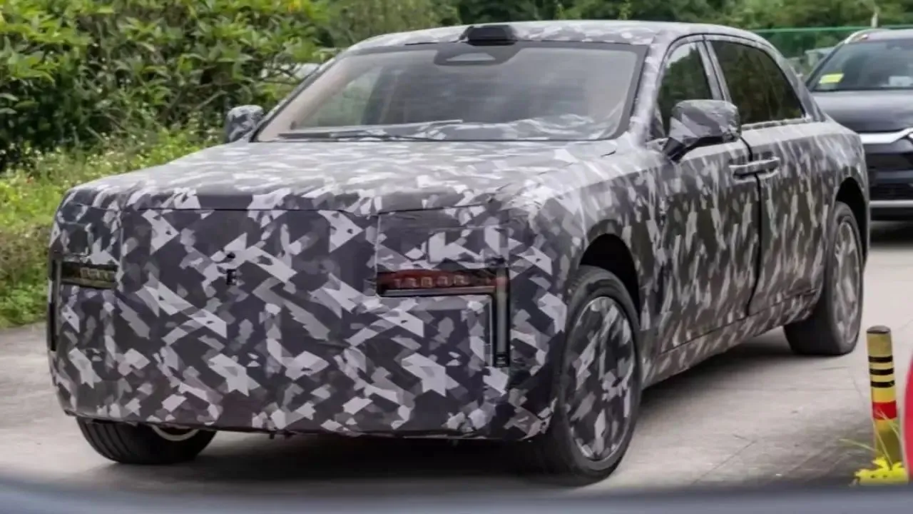 Depois de ultrapassar a Bugatti, a BYD agora visa a Rolls-Royce com um carro elétrico de luxo equipado com baterias de estado sólido