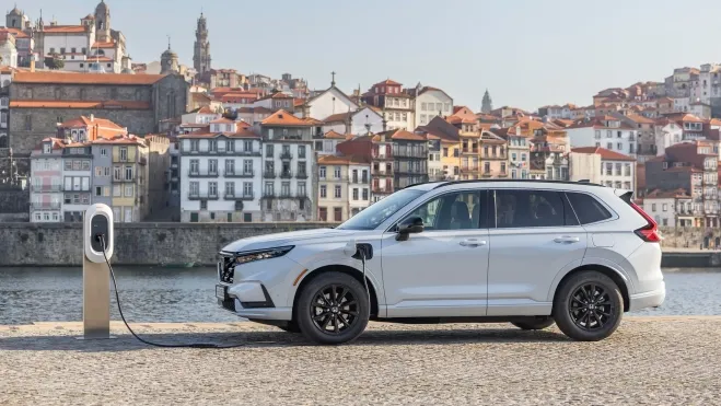 Honda CR V PHEV Lateral