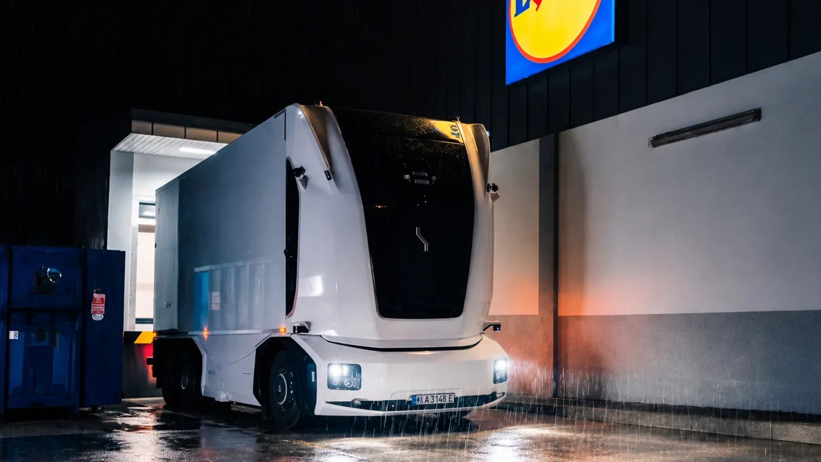 Un camión eléctrico sin cabina y 100% autónomo ya trabaja para Lidl: la revolución del transporte de mercancías empieza a tomar forma