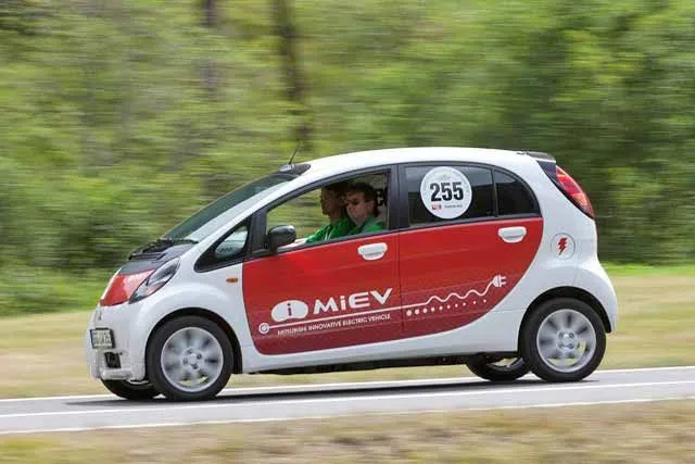Un coche eléctrico por menos de 5.000 euros: el Mitsubishi i-MiEV tiene sus pros y sus contras